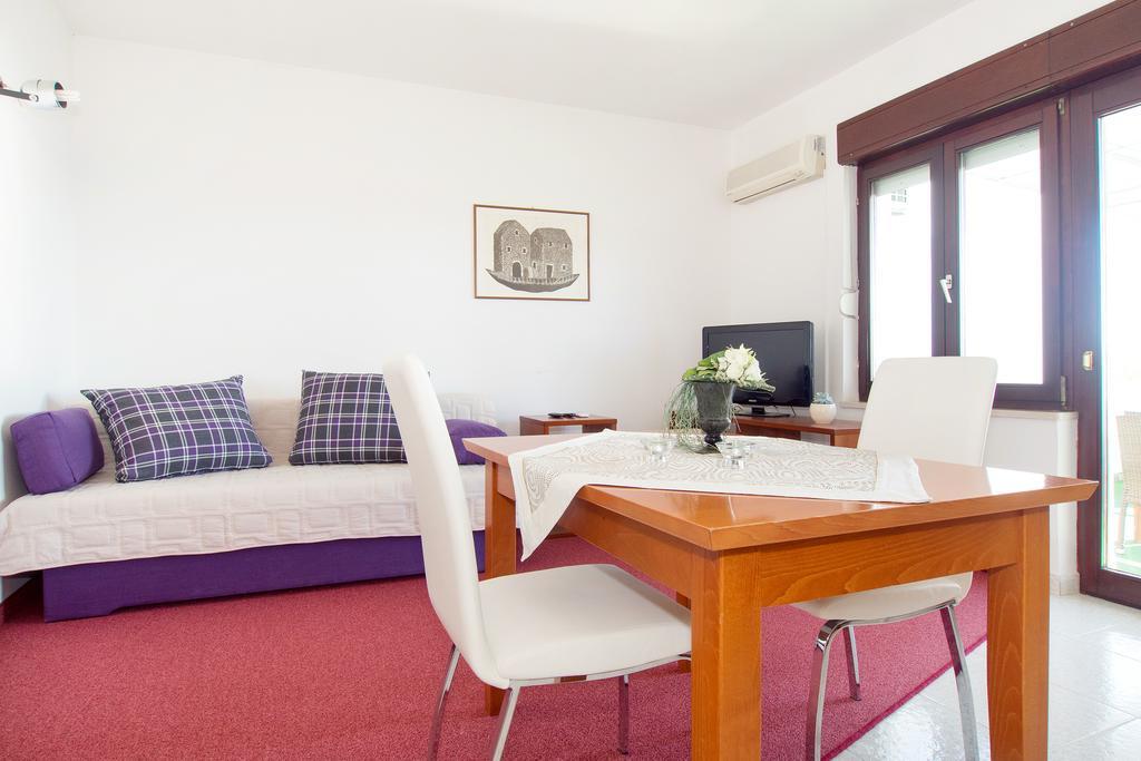 Beach Guesthouse Mediteran Podstrana Chambre photo