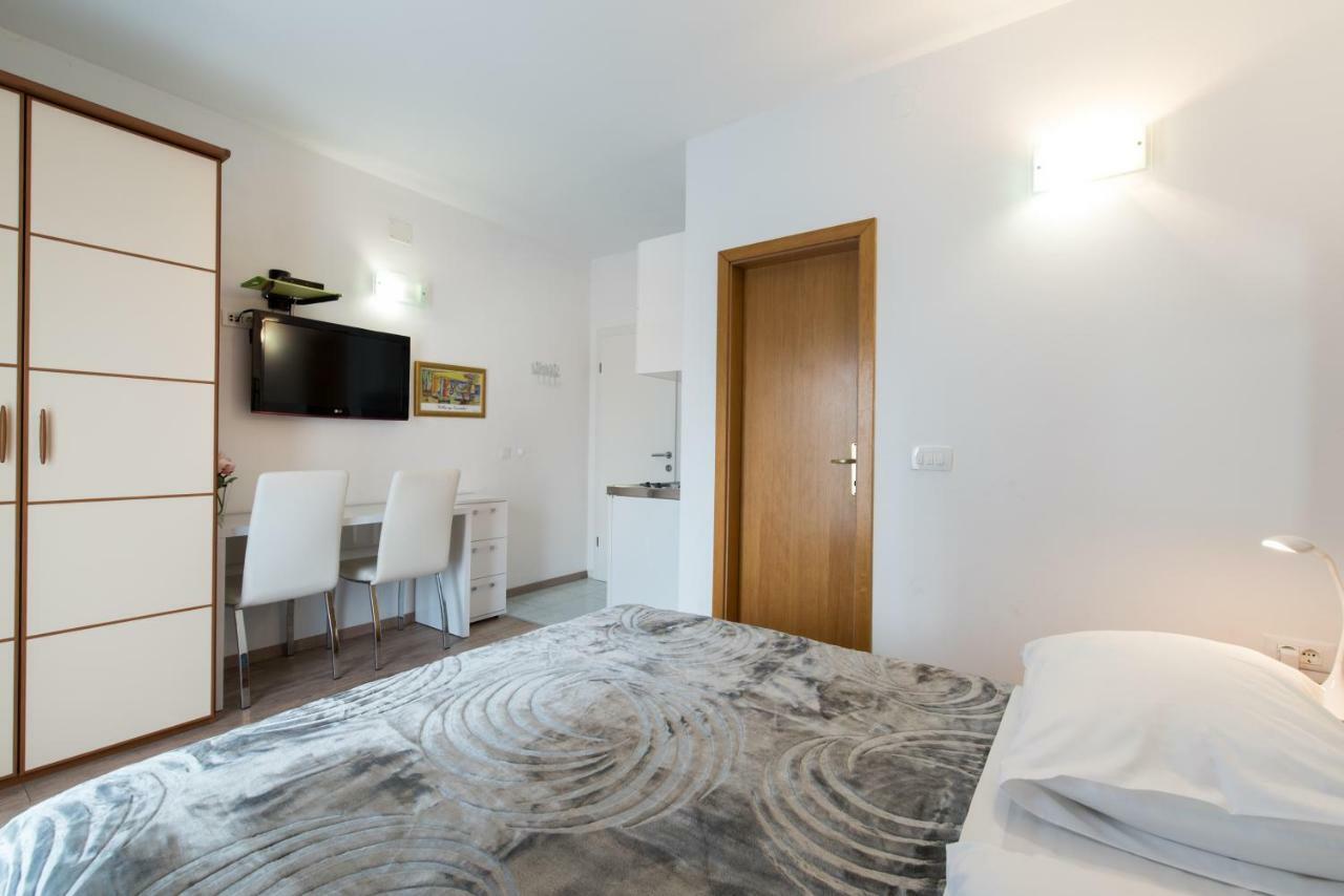 Beach Guesthouse Mediteran Podstrana Extérieur photo